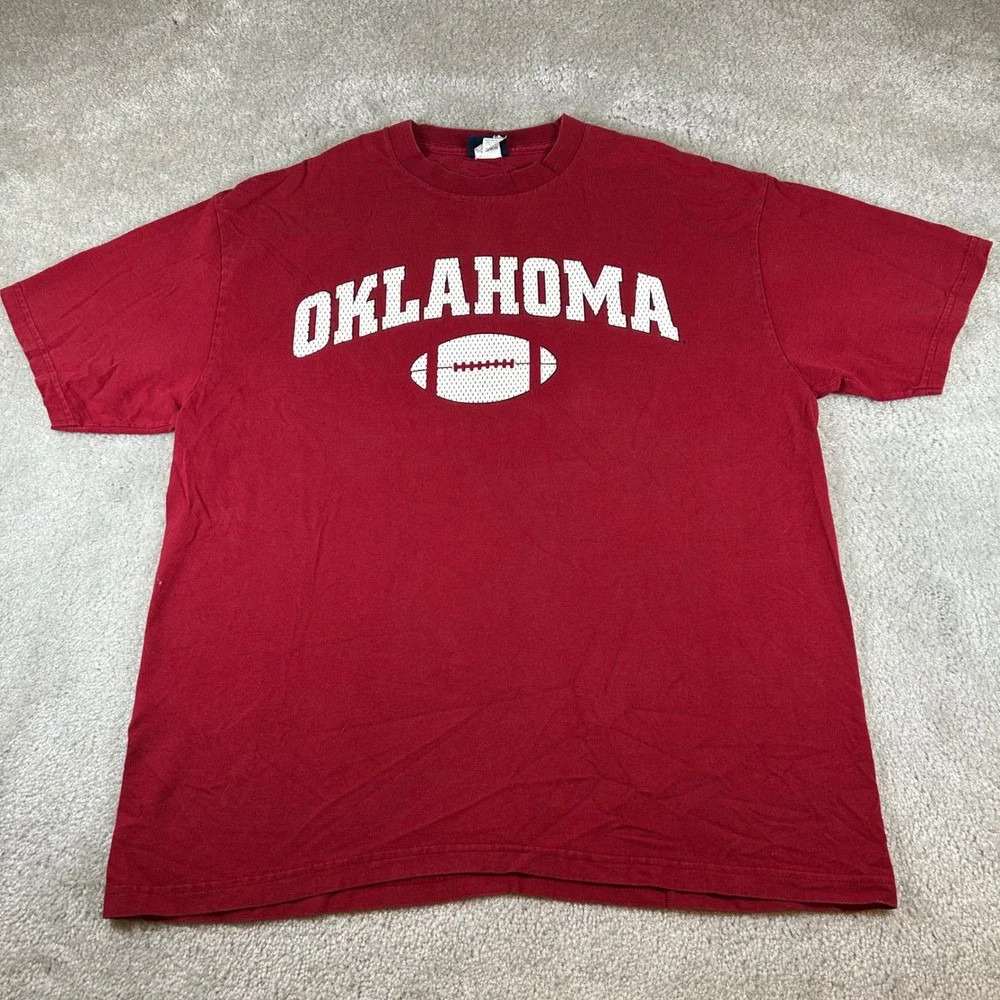 VTG Champs Sports Oklahoma Sooners T-Shirt Men Large Red Football Collegiate Tee